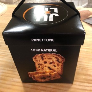Panettone 100% natural de 3 Chocolates  ,  550 gr aprox